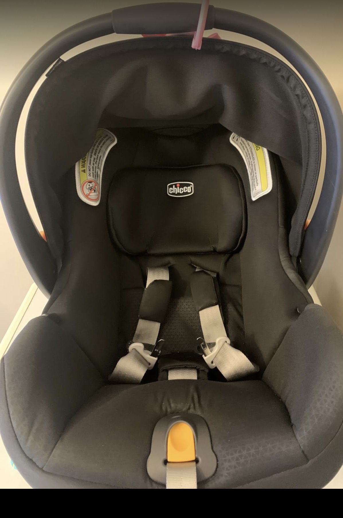 Chicco KeyFit 35 Infant Car Seat and Base, Rear-Facing Seat for Infants 4-35 lbs