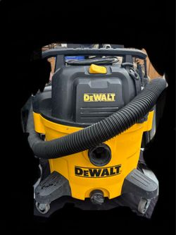 DEWALT 9-Gallon W et/Dry Shop Vacuum, model DXV09P
