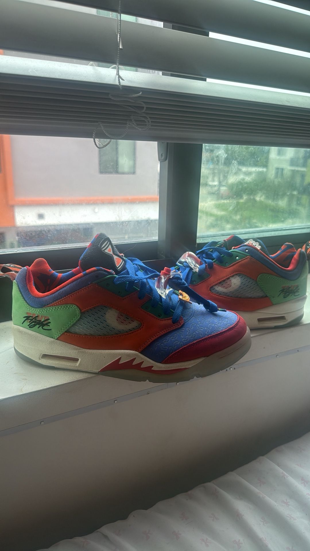 JORDAN 5 RETRO LOW 'DOERNBECHER 2022'