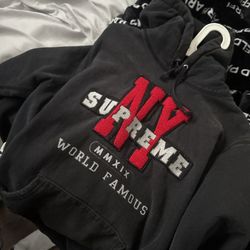 Supreme Hoddie 