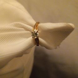 14 K GOLD HAlF CARAT TO THREE QUARTER CARAT DIAMOND RING