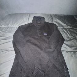 Woman’s Patagonia Quarter Button Up