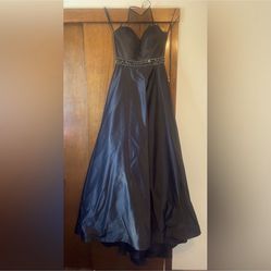 Beautiful Sherri Hill halter black gown Women’s size 10 Wedding Prom
