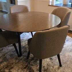 Round Dining Table With 4 Chairs For Sale $300 OBO