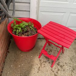 A Beautiful Large , Red Plants Pot With A Matching Red Table, Just For Your Patio (NO SHIPPING)