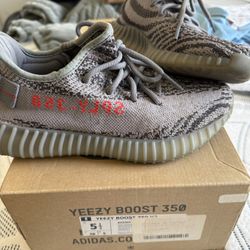 Yeezy Used 