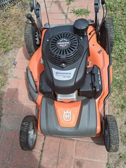 Husqvarna Self-propelled Mower