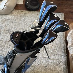 Ram completed beginner set.  Driver, 3-wood, hybrid and 6-PW, with mallet putter.  10 clubs