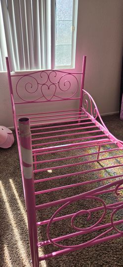 Pink metal twin bedframe $20 OBO