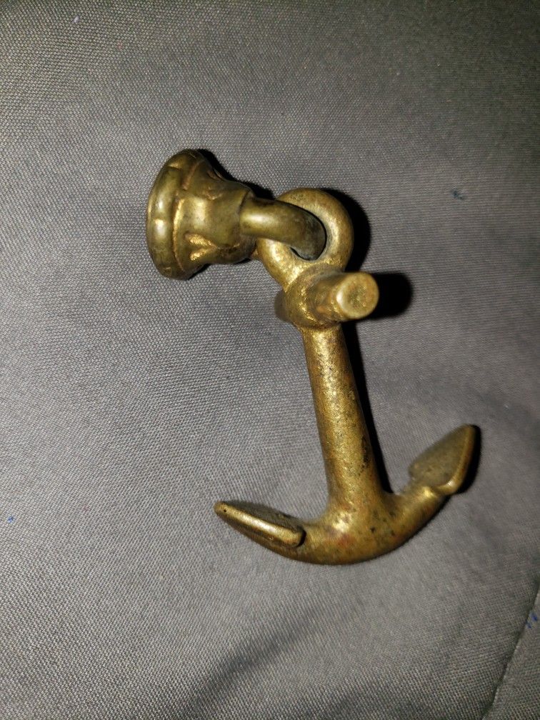 VINTAGE SOLID BRASS SHIP'S ANCHOR CANDLE HOLDER