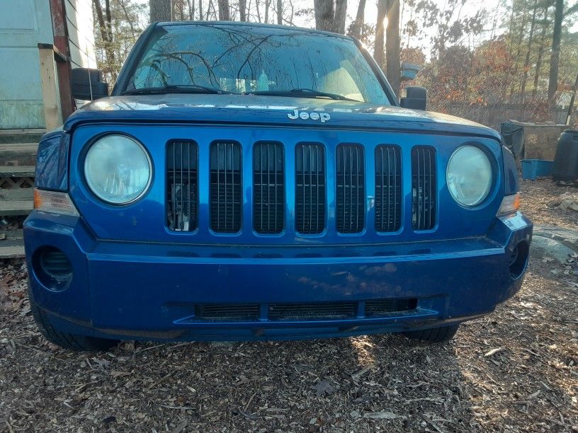 Jeep Patriot 2010.  183000 Miles 