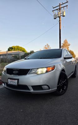 2010 KiA FORTE  EX