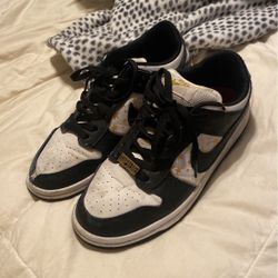 Supreme Dunks