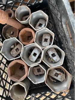 Sockets and ratchet with attachments