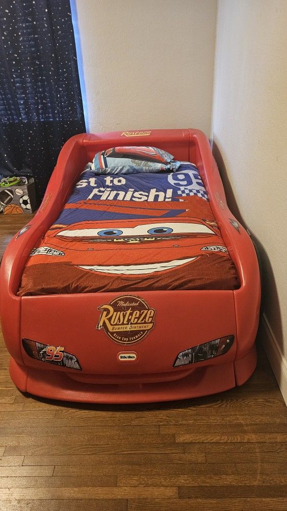 Lightning McQueen Cars Bed, Mattress, Bedding Set