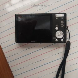 Sony Digital Camera  14.1 Pixels Carl Zeiss Edition