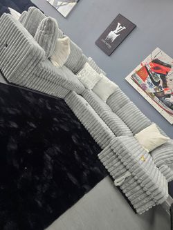 ✨️ Sectionals, 2pc Sofas ✨️ Furniture Queen Bedrooms, Dining Avail