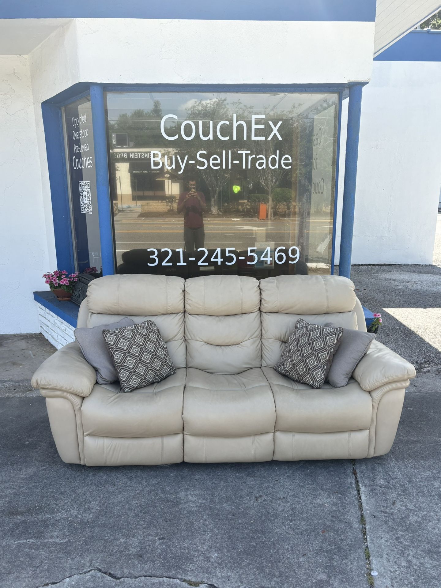 Flexsteel Recliner Couch - FREE DELIVERY