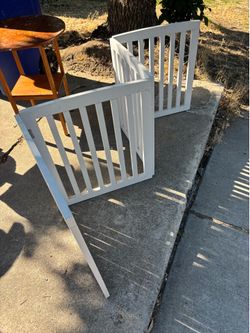 Bay/ pet gate