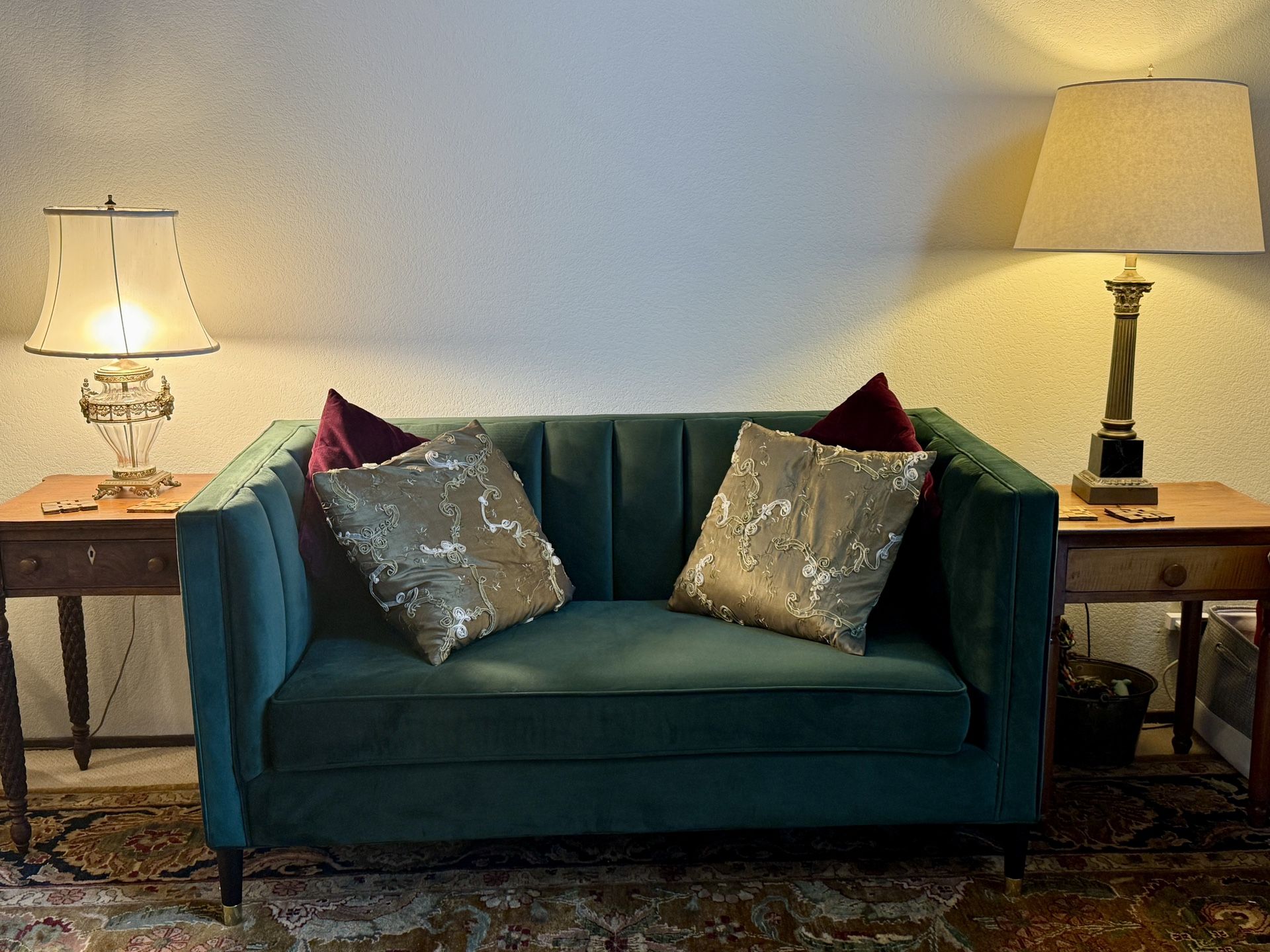 Hunter Green Crushed Velvet Tufted Loveseat