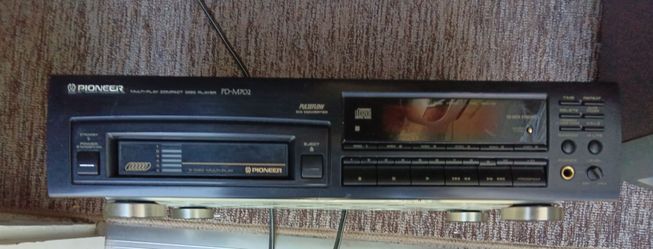 Pioneer pd-m502 multi- disc CD player with six disc magazine cartridge style tray with remote