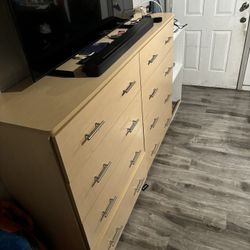 8 Drawers