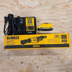 Dewalt 12v Ratchet Wrench Set 3/8 Includes Battery And Charger Brand New 