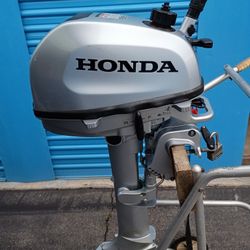 Honda 5 HP 4 Stroke Outboard Motor