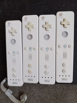 Wii Controllers Read Description Please