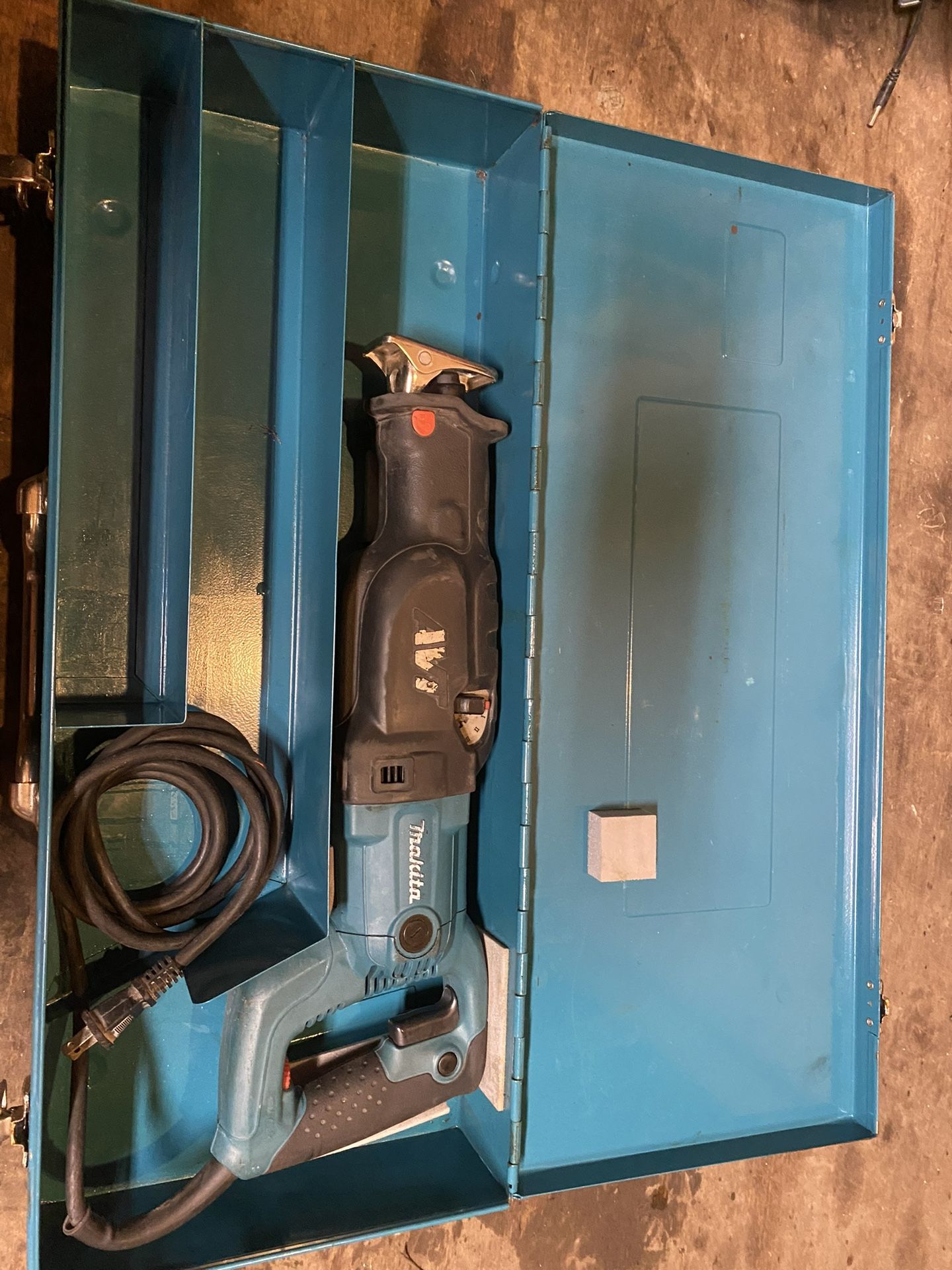 Makita Lxt Sawzall