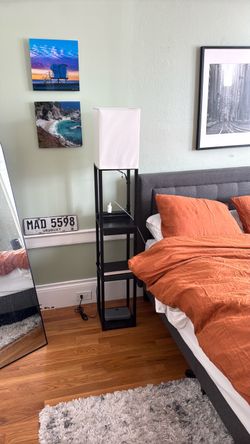 Lamp with outlets
