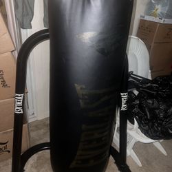 Everest Punching Bag stand included