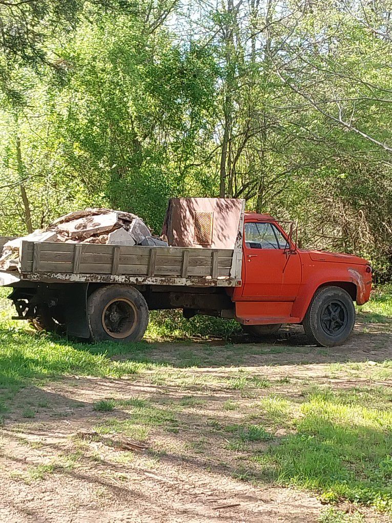 1975 Dodge D600 Dump Truck