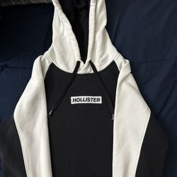 Hollister Hoodie- SIZE XS