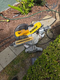 DEWALT Miter Saw, 12-inch Double Bevel Sliding Compound Miter Saw with XPS LED Shadow Light System, Includes Blade Wrench, Material Clamp and Dust Bag