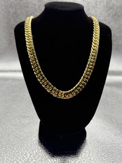 22 inch, 9MM 18k dipped chino Cuban link necklace.