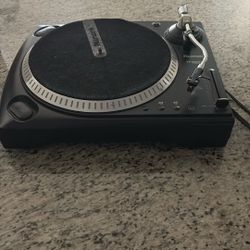 Numark TT 1625 Record Player