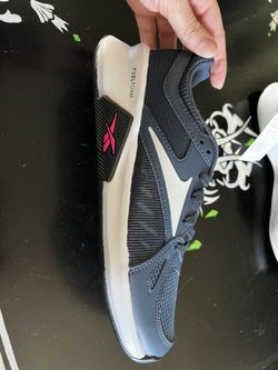 Reebok Advanced Trainette Women’s 8.5 NWT