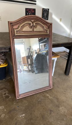 Unique mirror