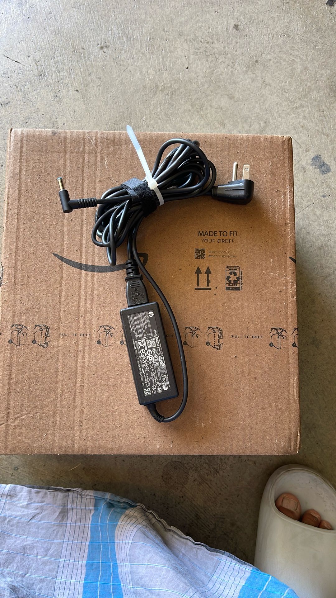 HP OEM 65W Laptop Charger (blue tip)45W