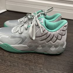 Melo UFO basketball Shoes Size 6 Men