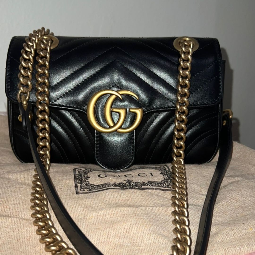 Gucci GG Marmont matelassé mini bag (authentic) 