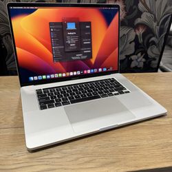 2019 16” MacBook Pro Core i7 32GB Ram 512SSD! Like new condition!