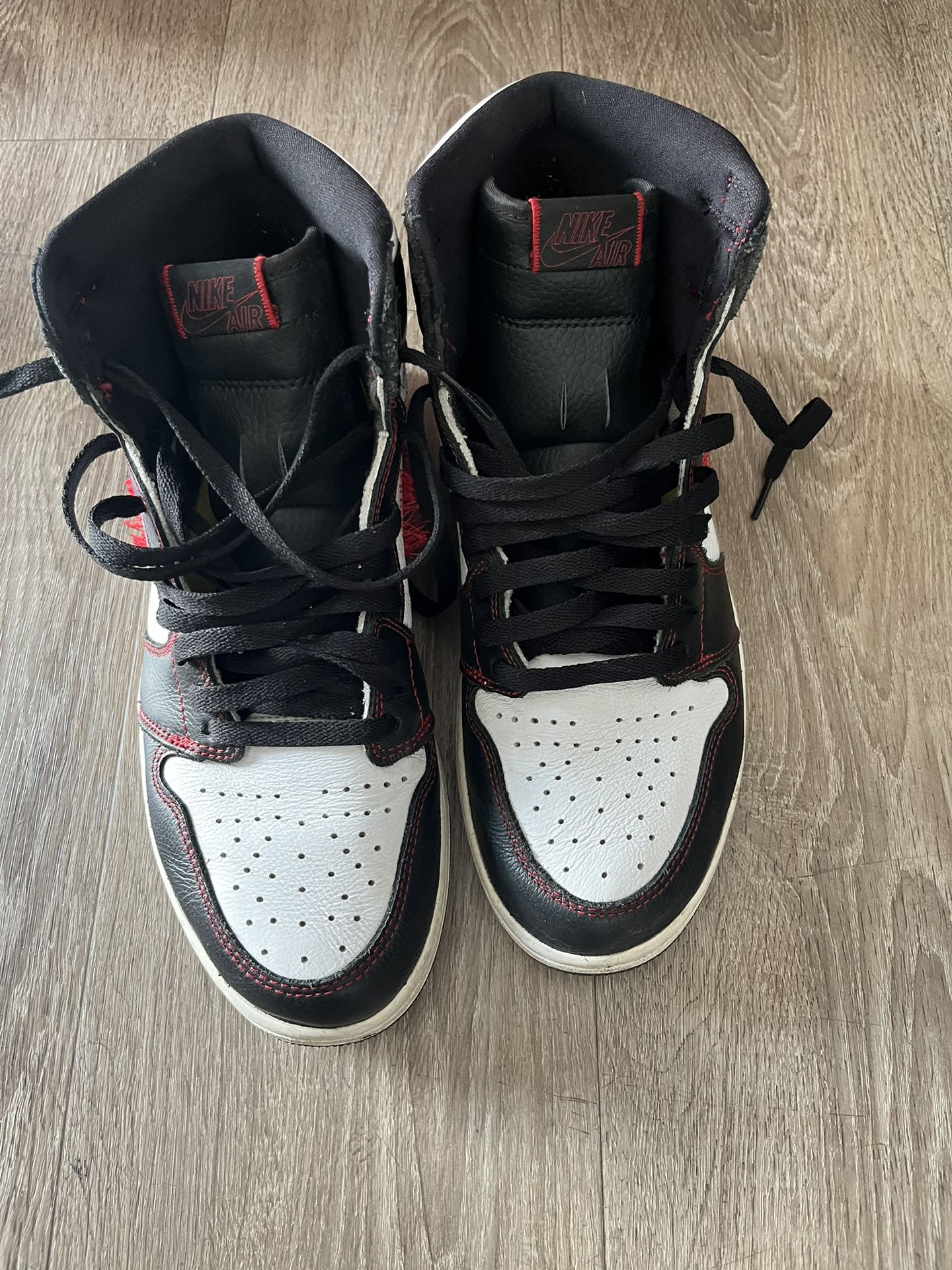 Jordan 1 Retro High Defiant