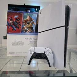 PS5 DIGITAL 1TB / UN MANDO Y SUS CABLES 