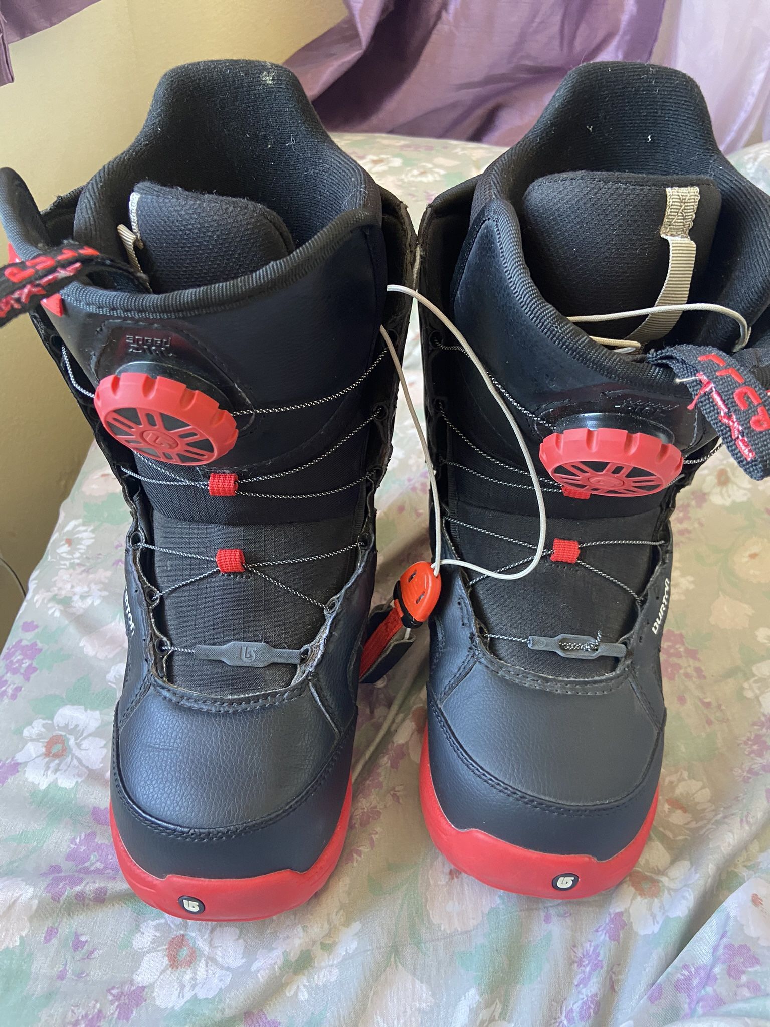 Snow Boots Size 7 Women’s 