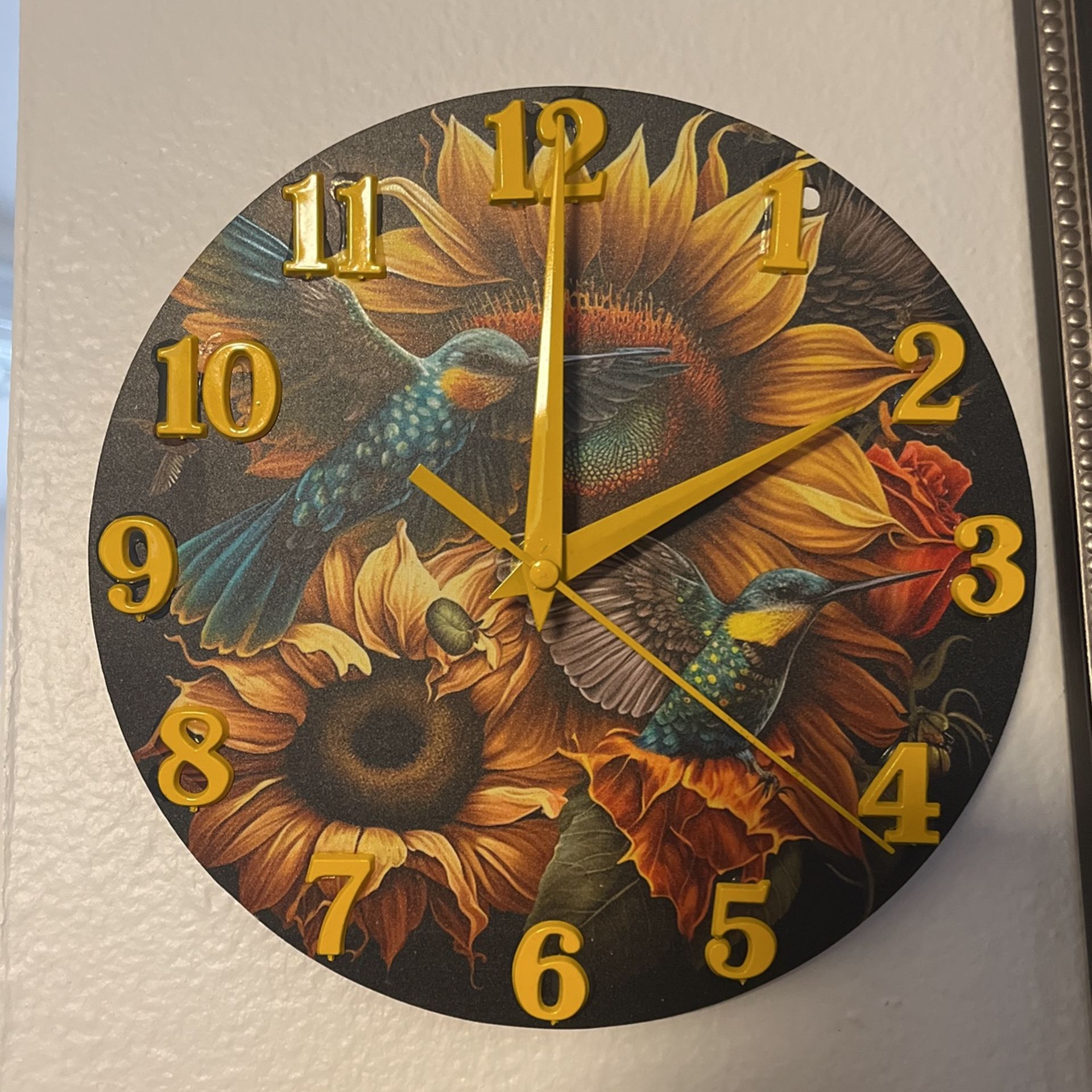 Hummingbird Clock
