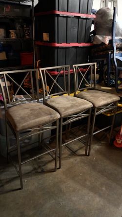 Set of 3 Metal Bar Stools with Cushioned Seats