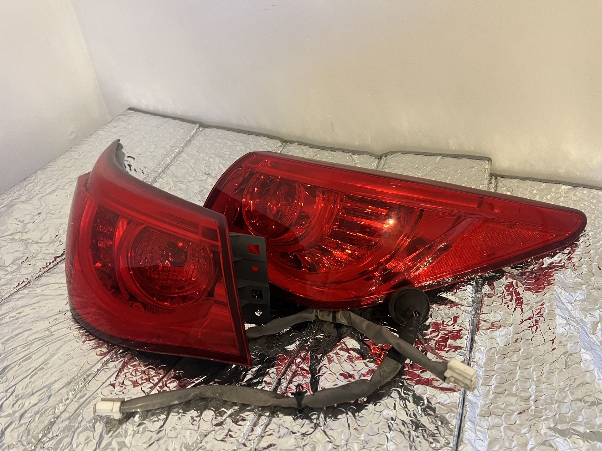 Infiniti Q50 Tail Lights Left And Right 2014-17