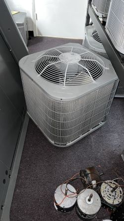 USED 2 - TON AC UNIT CARRIER AND GOODMAN ( CONDENSERS AND AIR HANDLERS)